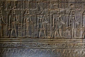 De Tempel van Edfu in Edfu, Egypte, Details van de inscripties op de muren van Mohamed Abdelrazek