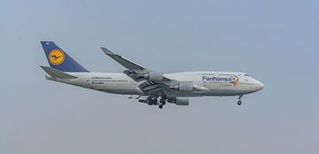 Lufthansa Boeing 747-400 with "Fanhansa" livery. by Jaap van den Berg