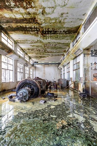 Hydroelectric power plant by Matthis Rumhipstern