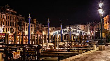 Rialto Bridge Venice @ Night by Rob Boon