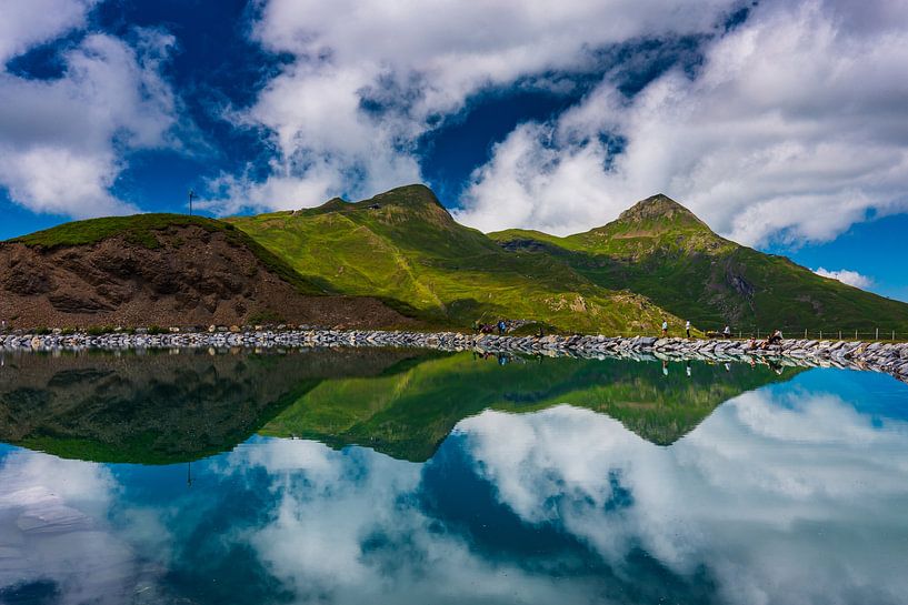 Reflection mountain (Kleine Scheidegg) by Goos den Biesen