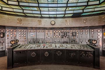 Abandoned power plant - control room by Gentleman of Decay