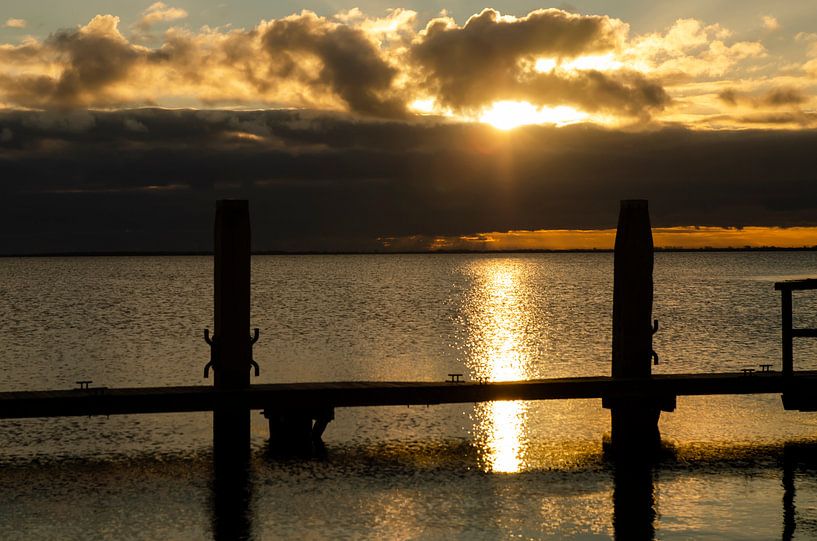 zonsopkomst aan Grevelingenmeer van Annelies Cranendonk