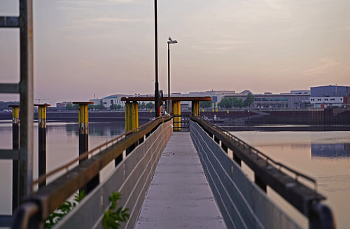 Zonsopgang in de haven van Bremen