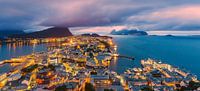 Zonsondergang, Alesund, Noorwegen van Henk Meijer Photography thumbnail