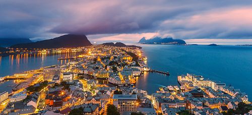 Zonsondergang, Alesund, Noorwegen