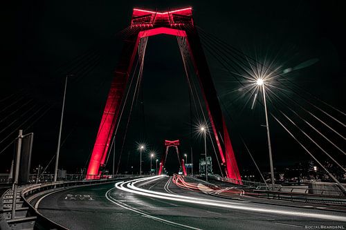 Willemsbrug bei Nacht