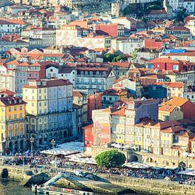 Zicht op Ribeira, Porto by Karin Mooren