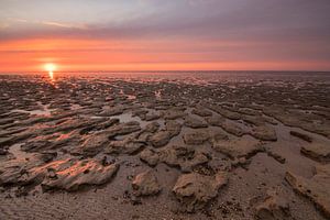 Moddergat Friesland bij zonsondergang van Eddy Kievit