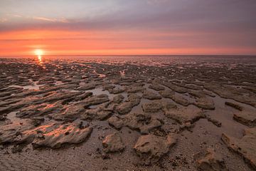 Moddergat Friesland bij zonsondergang van Eddy Kievit
