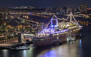 Das Kreuzfahrtschiff SS Rotterdam in Rotterdam Katendrecht von MS Fotografie | Marc van der Stelt