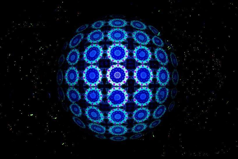 Blauwe cirkels in een caleidoscoop van Antwan Janssen