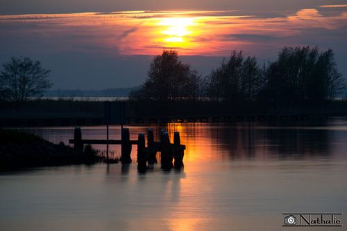 Zonsondergang boven de Beulaker bij Giethoorn von Nathalie den Besten