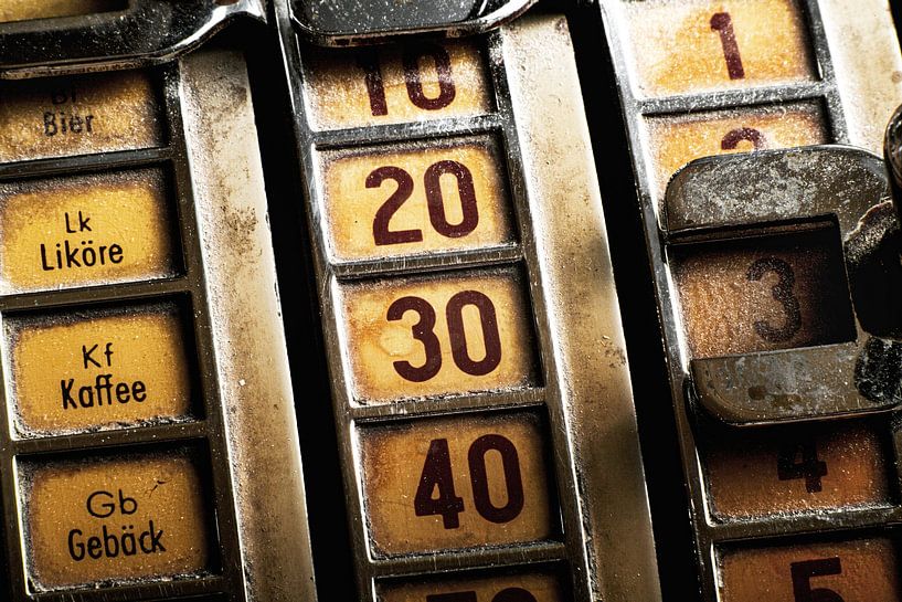 old cash register by Jürgen Wiesler