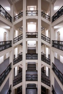 Architecturale elegantie - perspectieven in het trappenhuis van Karsten Rahn