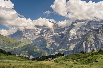 Eiger, Mönch en Jungfrau genomen vanaf Mürren, Zwitserland van Fenna Duin-Huizing