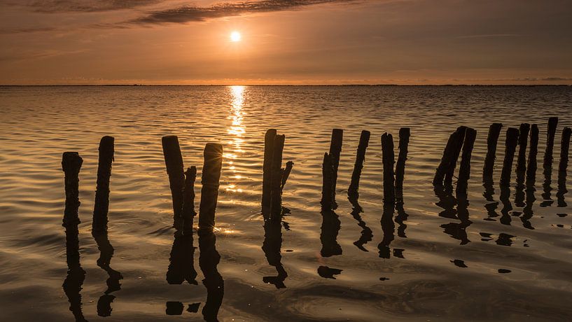 Zonsondergang op het Wad bij Ternaard by Harry Kors
