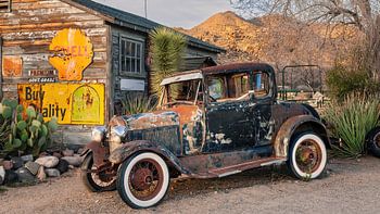 Vintage cars on Route 66 in Arizona