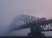 Spoorbrug in de mist van Eddy Westdijk thumbnail