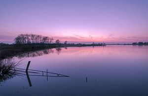 Zonsondergang bij rivier de Lek van Moetwil en van Dijk - Fotografie