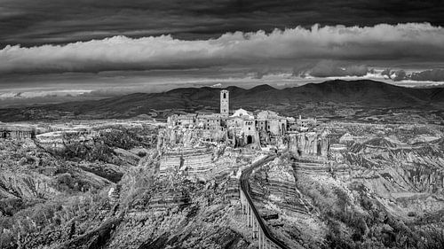 Civita di Bagnoregio - infrarood zwart en wit