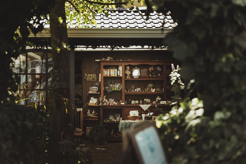 Vintage-Laden Königswinter | Reisefotografie Fine Art Fotoabzug | Deutschland, Europa von Sanne Dost