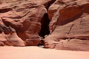 Entrance to the Upper Antelope Canyon by Frank's Awesome Travels