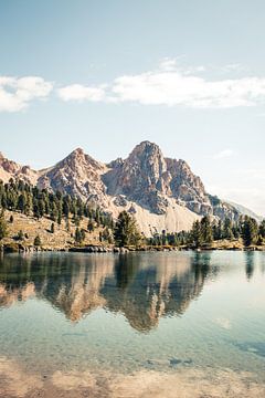 Bergsee im Naturpark Fanes-Sennes-Prags in den Dolomiten von Expeditie Aardbol