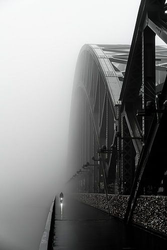 De Hohenzollernbrücke in Keulen in de winter van Marc Stoppenbach
