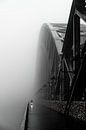 Kölner Hohenzollernbrücke im winterlichen Frühnebel von Marc Stoppenbach Miniaturansicht
