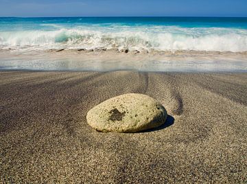 sand, stone and waves by Jan Zijp