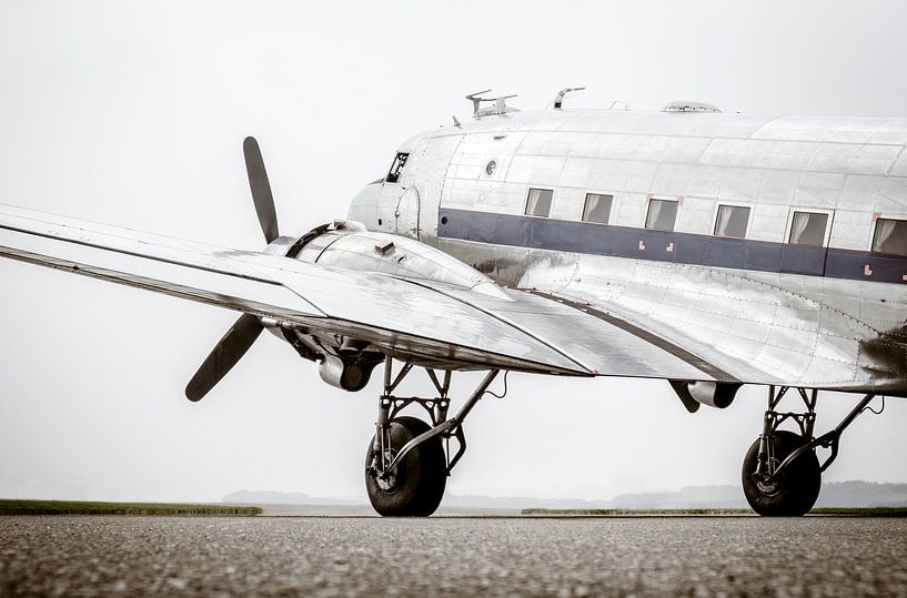 Vintage Douglas DC-3 Propeller Flugzeug bereit zum Start von Sjoerd van der Wal Fotografie