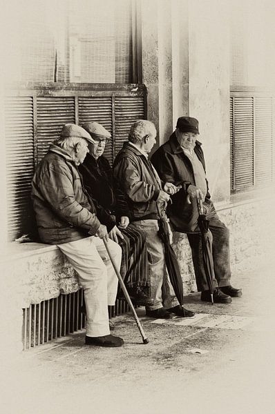 Mannenpraat  by Willem Woudenberg / Photobywim