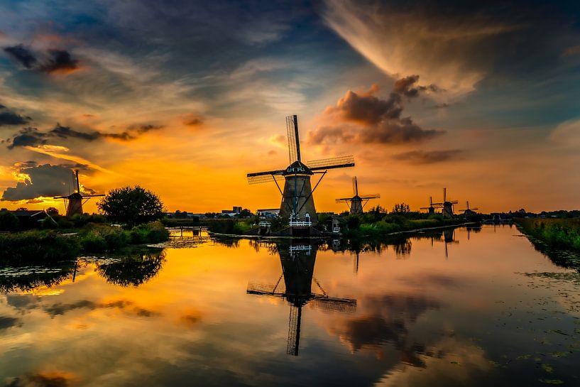 Die historischen Windmühlen von Kinderdijk von ahafineartimages