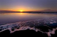 Zonsondergang strand en zee van Caroline van der Vecht thumbnail