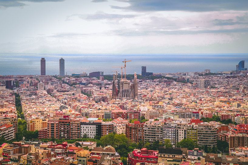 Barcelona by Hello Pompoyo