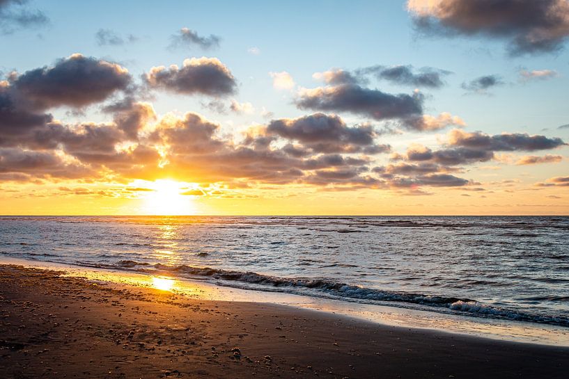 Coucher de soleil sur la mer des Wadden par BeeldWoord