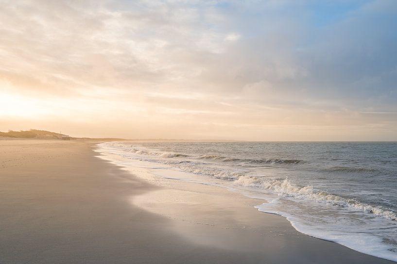Sunset on the beach of De Banjaard by John van de Gazelle fotografie