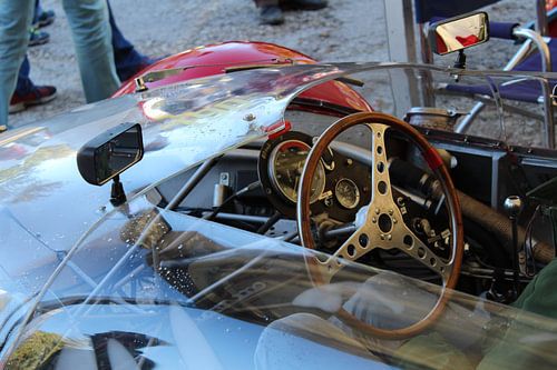 Interieur van een Maserati Tipo 63