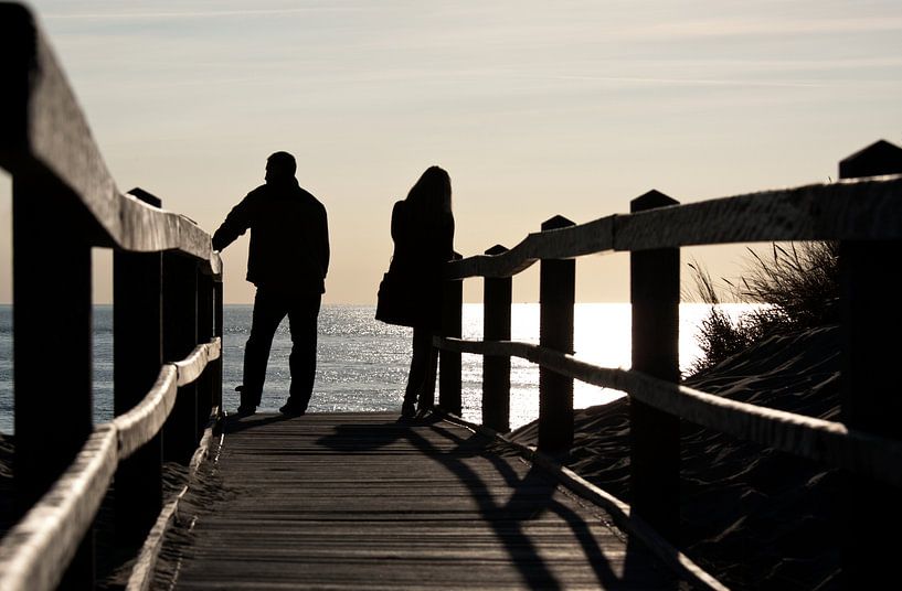 Couple at the sea by MSP Canvas