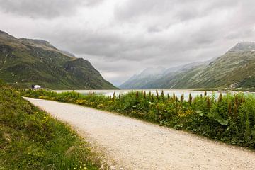 Volg het pad langs de Stausee van SchumacherFotografie