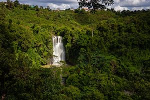 Lange verlorene Herrlichkeit - Bo Bla Waterfall (Vietnam) von Thijs van den Broek
