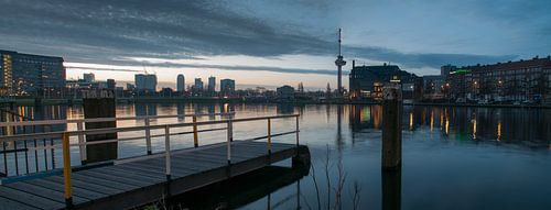 lever du soleil sur rotterdam avec euromast