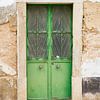 De deuren van Portugal groen nummer 6 van Stefanie de Boer