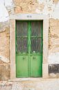 De deuren van Portugal groen nummer 6 van Stefanie de Boer thumbnail