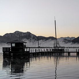 Ochtendrust op het meer (fantasiekleur V) van artpictures.de