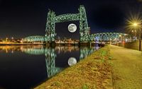 Moon under the bridge van Robert Stienstra thumbnail