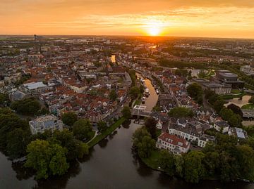 Thorbeckgracht in Zwolle tijdens zomerse zonsondergang van Sjoerd van der Wal Fotografie