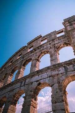 Amfitheater in Pula by Marcel de Bont