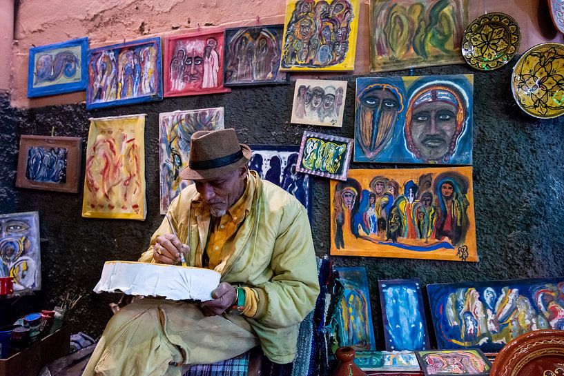 Malerin in Marrakesch von Ellis Peeters